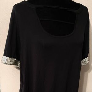 Women’s XL Black Short Dress, smoke free home, gently used, silver sequence edge